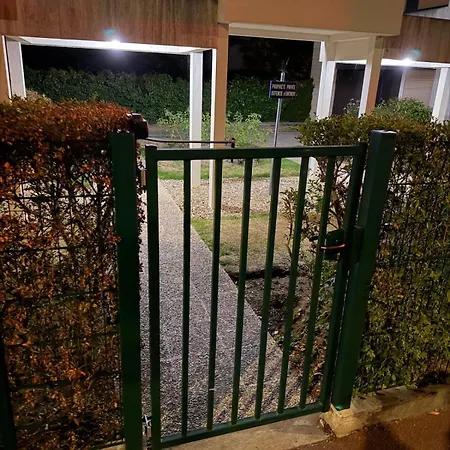 Cozy For 4 People Rer A Apartment Rueil-Malmaison