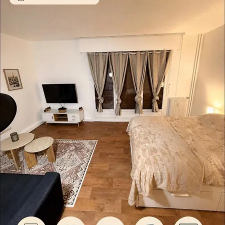 Cozy For 4 People Rer A Apartment Rueil-Malmaison